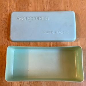 Accessories Sewing Machine vintage box 6x2,8x1,8” in good condition